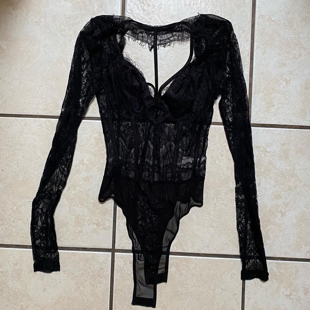 Lace Long-sleeve Bodysuit